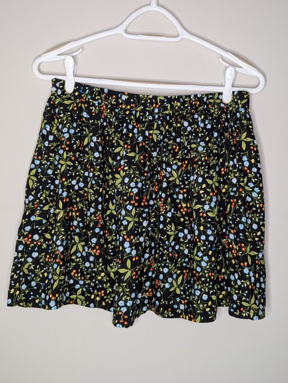 Urban Outfitters Recycled Vintage Black Floral Flowy Mini Skirt Size L - Picture 2 of 4